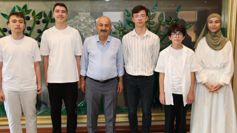 Başkan Büyükgöz LGS Birincilerini Ağırladı