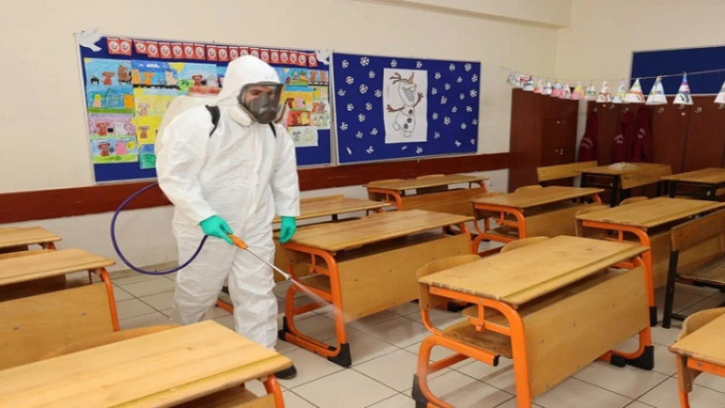Gebze’deki okullar dezenfekte ediliyor