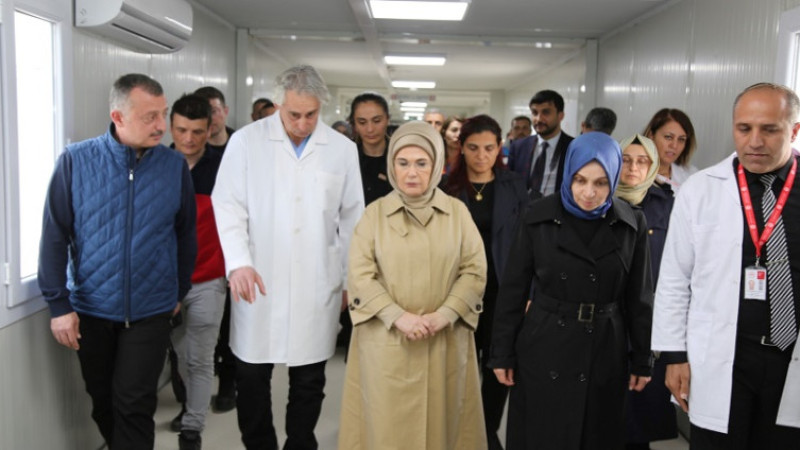 Emine Erdoğan’dan Büyükşehir Hastanesi’ne Övgü