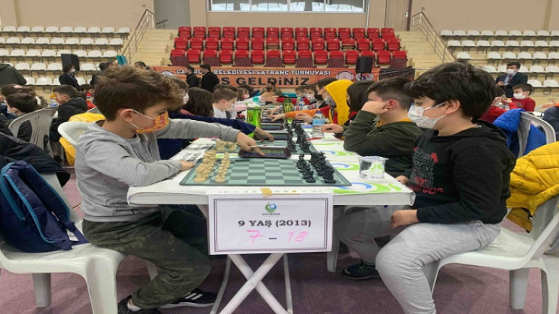 Çayırova Belediyesi Satranç Turnuvası Düzenliyor