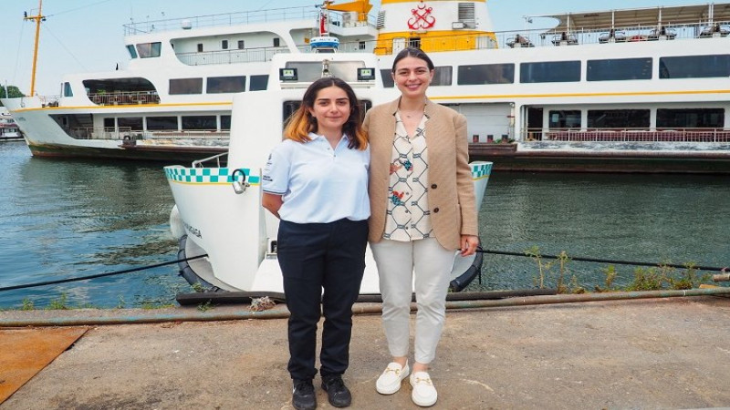 Şehir Hatları'nın İlk Kadın Kaptanı Deniz Taksi Dümeninde