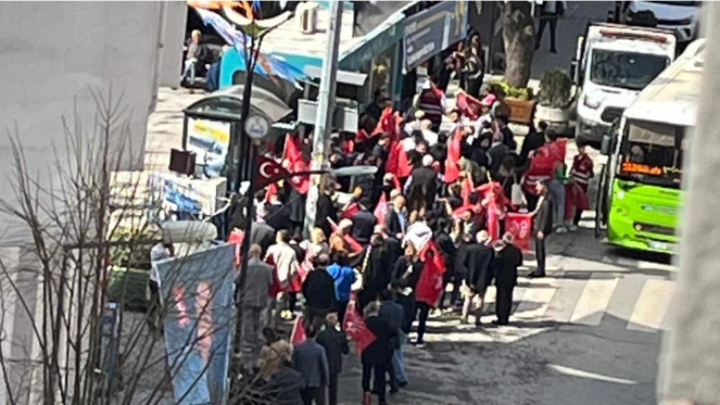 CHP Darıca’da 100 Kişiyle Yürüdü!