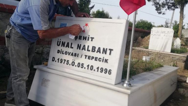 Dilovası Şehitliği Bakımı Yapılıyor