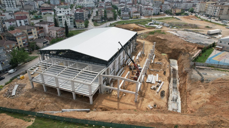 Kapalı Spor Salonu’nda Çalışmalar Devam Ediyor