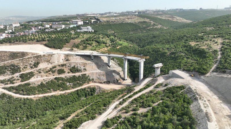 Dilovası Hastane Yolu’nda 40 kirişin montajı tamam