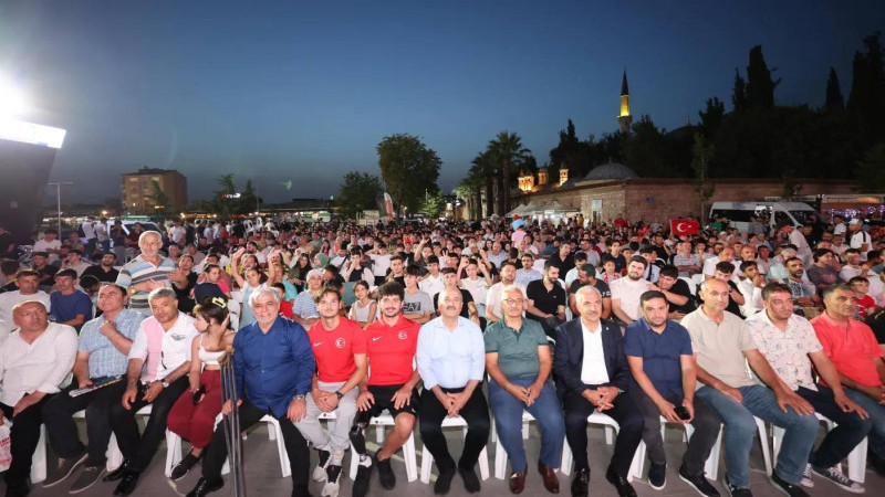 Gebze'de meydanda Milli Takım coşkusu