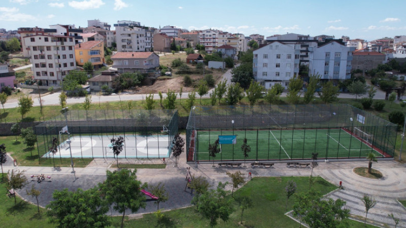 Çayırova Huzur Parkı’na yeni spor sahası