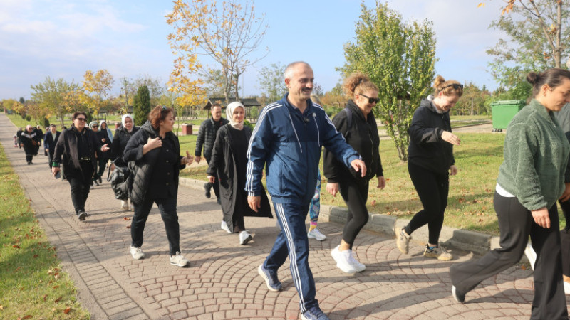 Başkan Çiftçi, ilçe sakinleriyle sabah yürüyüşü gerçekleştirdi