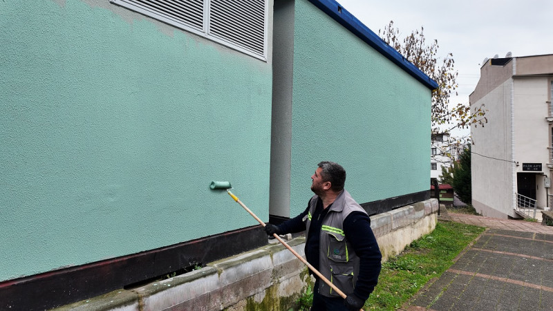 Çayırova'da Parklardaki ve trafolardaki duvar yazıları siliniyor