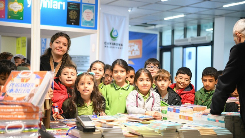 Çayırovalı minikler, kitap günlerinde çok mutlu