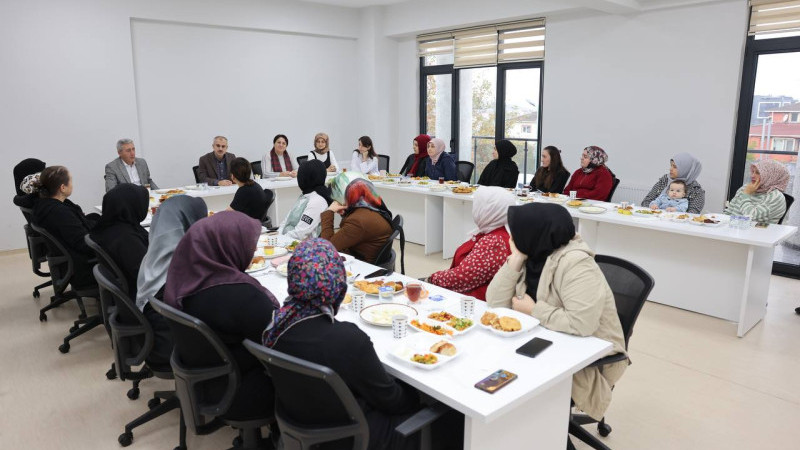 Başkan Çiftçi, Şekerpınar’daki kursiyerlerle bir araya geldi