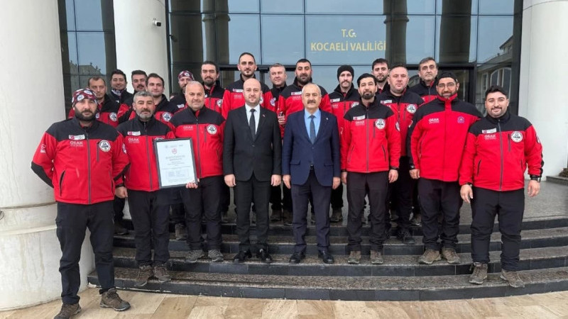 Gebze’nin kahramanları GEAK ekibine  AFAD Sertifikası ve Arma Takdimi