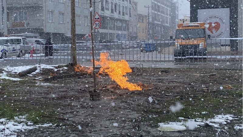 Metan Gazı 5 Gündür Yanmaya Devam Ediyor!