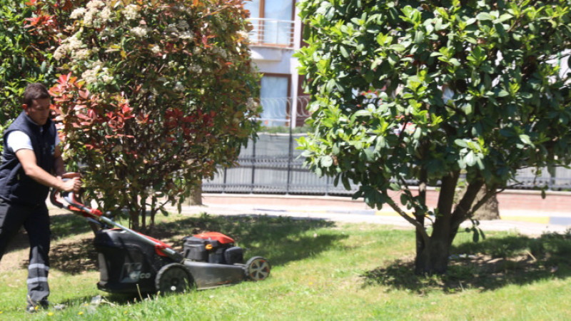 Darıca Belediyesi’nden Yeşil Alanlarda Bahar Mesaisi