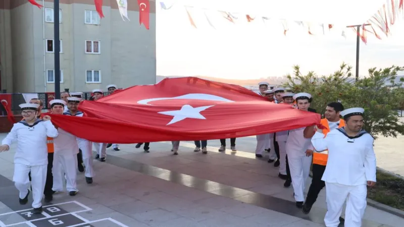 Çayırova’nın özel askerlerine kına gecesi
