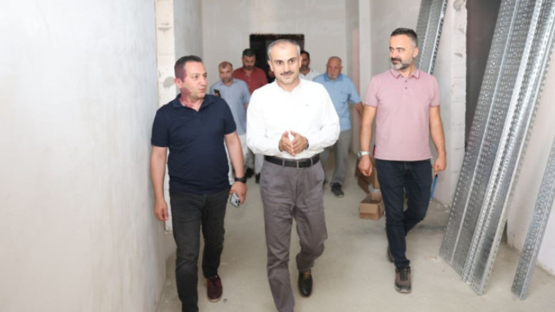 Başkan Çiftçi, spor salonu ve sporcu  fabrikasındaki çalışmaları inceledi   