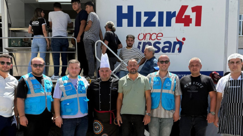Darıca Belediyesi’nden Depremzedelere Sıcak Yemek Desteği