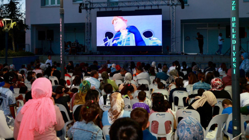“Mahallemde Sinema Var” İstasyon Mahallesi’nde Yoğun İlgi Gördü