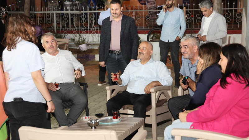 Başkan Büyükgöz Mollafenarili Vatandaşlarla Çay Sohbetinde Buluştu