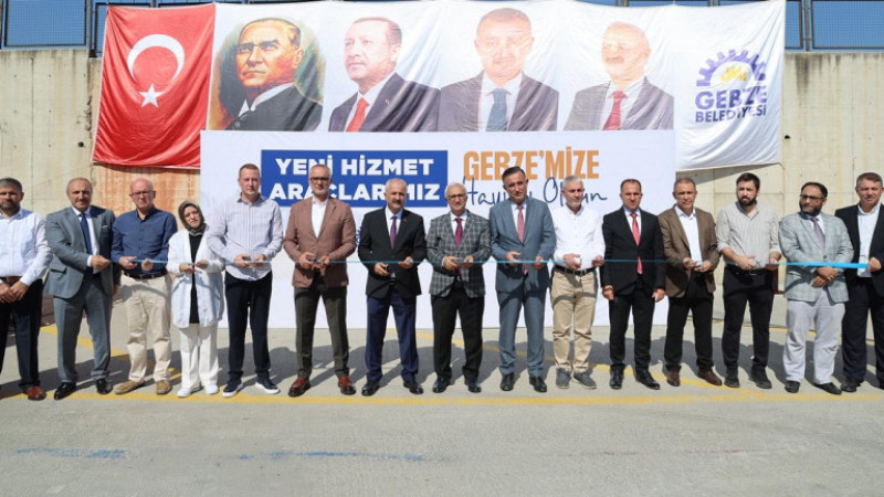 Gebze Belediyesi 32 Yeni Aracı Törenle Hizmete Aldı