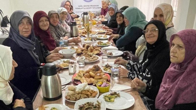 Gebze'de  65 yaş üstü çınarlarımıza anlamlı etkinlik