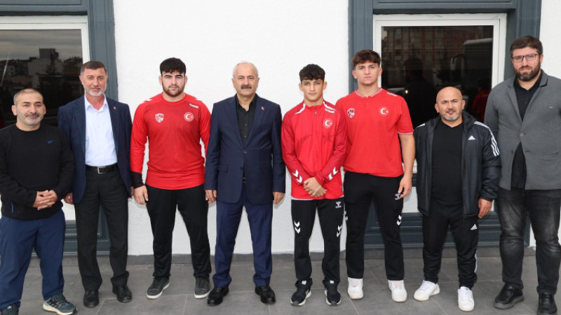 Gebzeli Güreşçiler Balkan Şampiyonasından Madalyalarla Döndü
