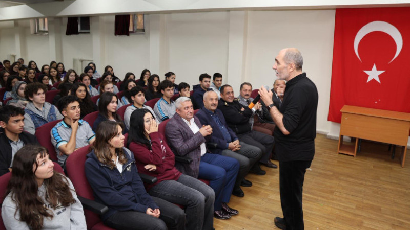 Ahmet Sula’dan Gebzeli Gençlere “Şuurlu Gençlik” Semineri