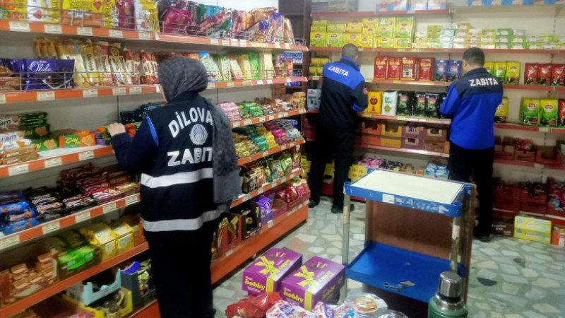 Dilovası Belediyesi Zabıtası'ndan Fiyat ve Tarih Kontrolüne Sıkı Takip