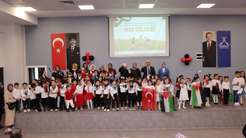 Darıcalı çocuklar Gazze için sahneye çıktı