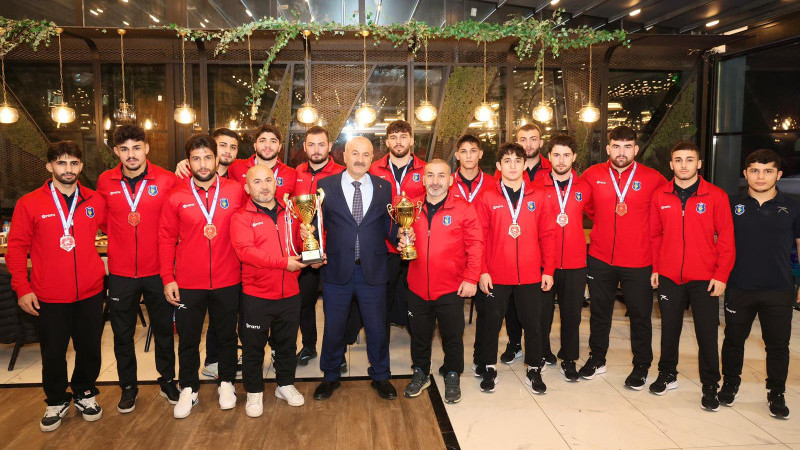 Başkan Büyükgöz Şampiyon Güreşçileri Ağırladı