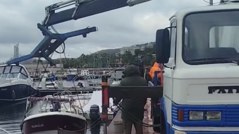 Darıca Sahilinde Usulsüz Bağlanan Tekneler Kaldırıldı