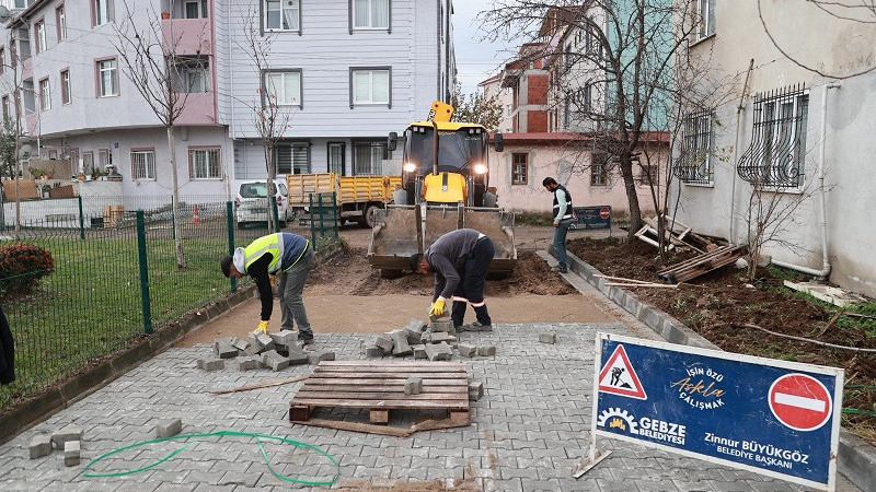 İstasyon Mahallesi 1405/2 Sokak’ta Parke Serimi Çalışması