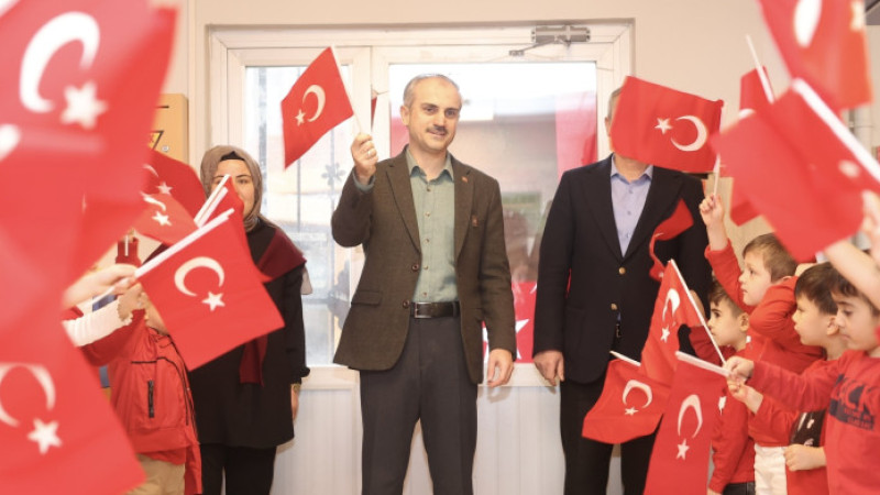 Çayırova’daki çocuk kulüplerinde bayrak coşkusu