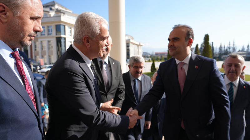 Başkan Aslantaş, Bakan Kacır ile Sanayi ve Ticaret Gündemini Değerlendirdi