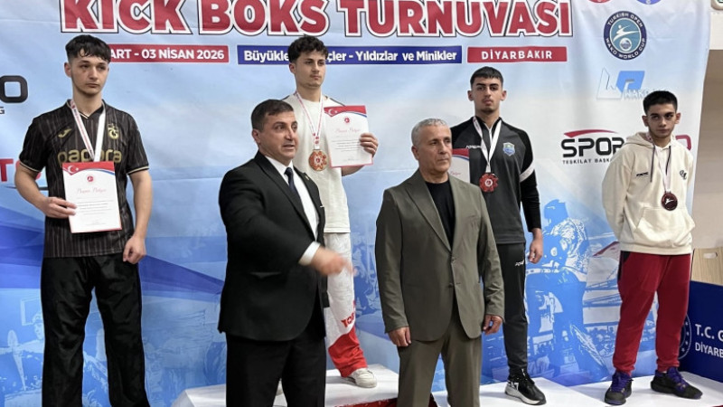 Çayırovalı sporcular, o turnuvadan 2 madalyayla döndü