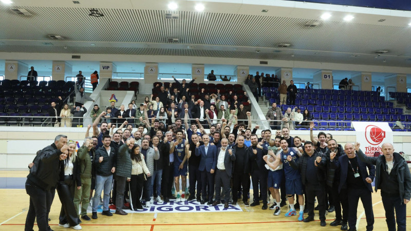 Türkiye Basketbol Ligi’nde şampiyon Çayırova Belediyesi!