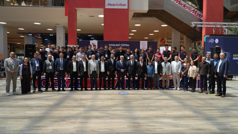 Gebze’de Mesleki Eğitim ve Bilim Fuarı Açıldı