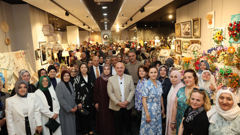 Darıca’da üreten kadınların emeği sergiye dönüştü