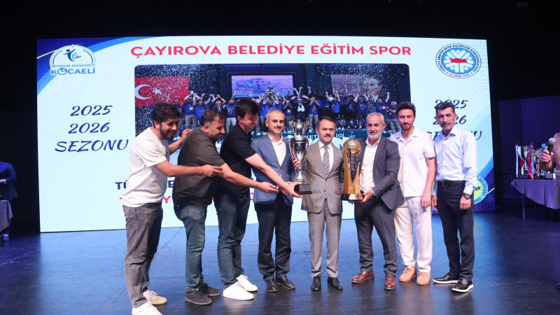 Çayırova Belediyesi’nin sporcuları ödül törenine damga vurdu
