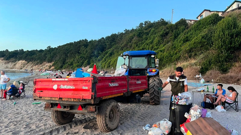 Kocaeli Sahillerden 64 tır çöp toplandı