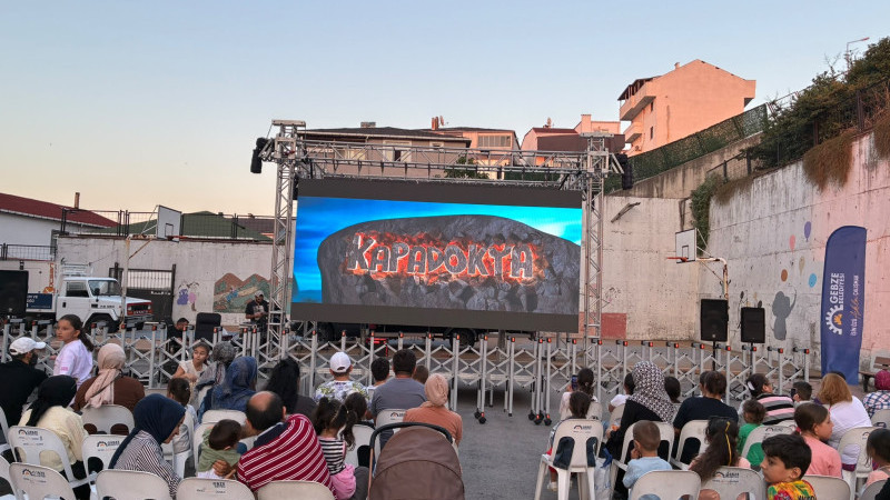 Mahallemde Sinema Var Tam Gaz Devam Ediyor