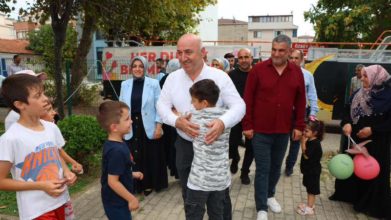 Darıca’da “Bir Durak Bir Mutluluk” ile çocukların yüzü gülüyor