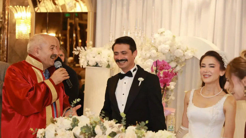 Bülent Apaydın Dünya Evine Girdi!