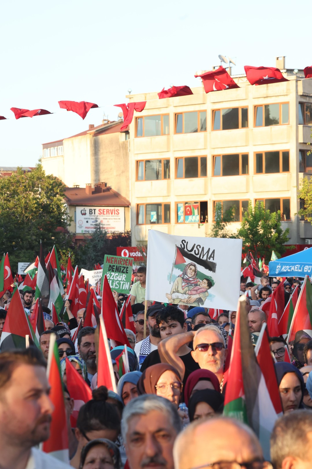 Gebze Şehit Haniye ve Filistin için meydanda